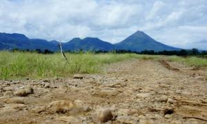 Straignt ahead to the volcano.