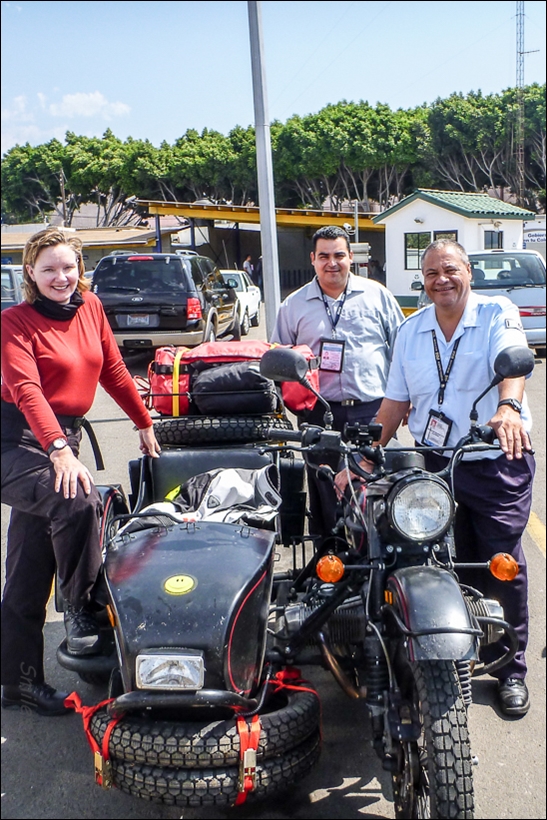 Tracey with our Mexican border officials.