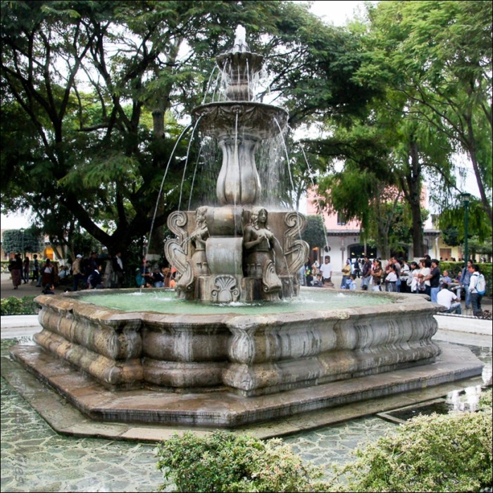 Fountain in Antigua's Plaza Mayor.