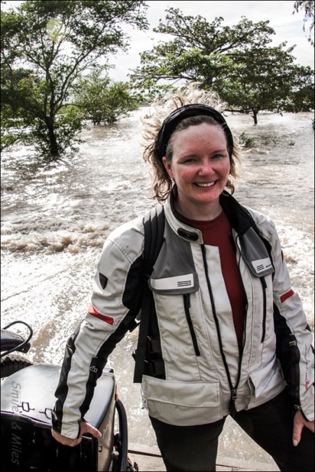 Tracey hanging on as we make our way through the deepening water.